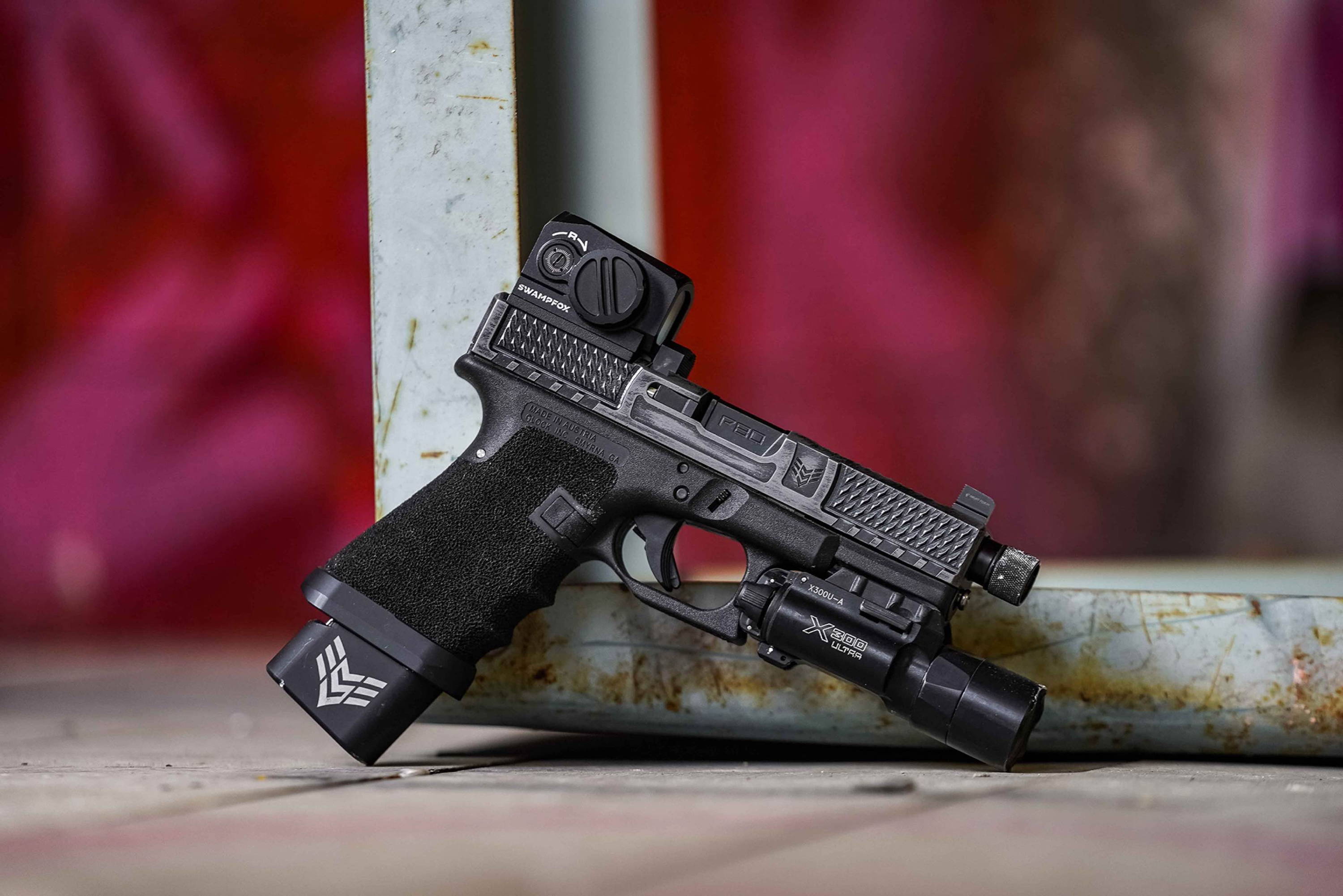 Surefire X300 Ultra weapon-mounted light